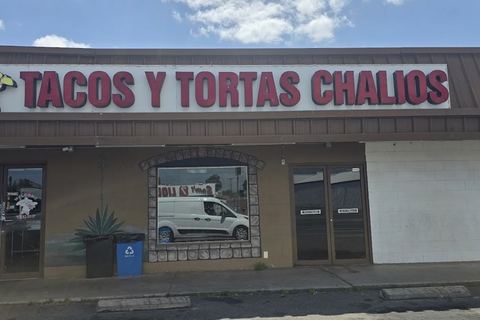 Tacos y Tortas Chalio's 4